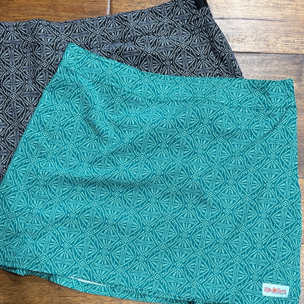 RipSkirt Hawaii Teal and Black Geometric Mini Skirt